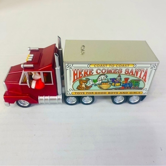 Hallmark 2003 Santa’s Big Rig Here Comes Santa Ornament - Picture 4 of 11